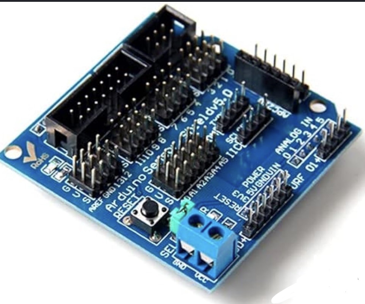 لوحة توسيع Sensor Shield V5.0 مصممة لأجهزة Arduino مثل Uno و Mega.