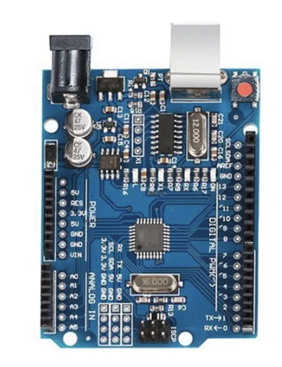 لوحة تطوير Arduino Uno R3 متوافقة، وتستخدم متحكمًا دقيقًا من نوع SMD.